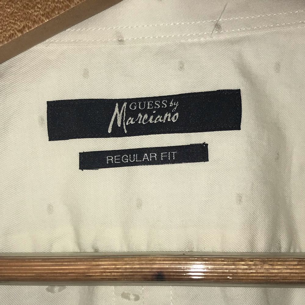 Guess By Marciano Regular fit size L - Picture 3 of 15
